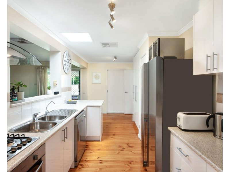 29 Whiteley Drive, Trott Park SA 5158