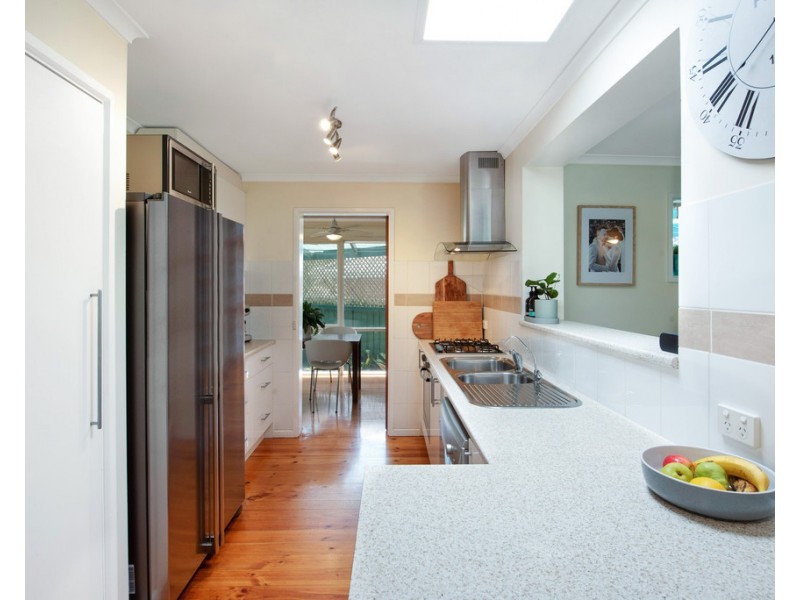 29 Whiteley Drive, Trott Park SA 5158