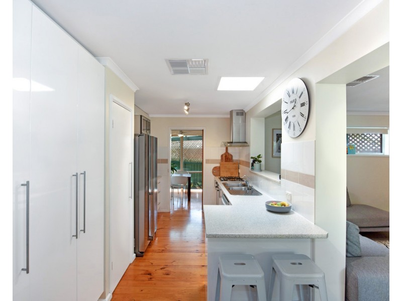 29 Whiteley Drive, Trott Park SA 5158