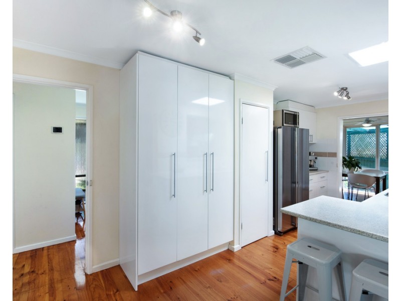 29 Whiteley Drive, Trott Park SA 5158