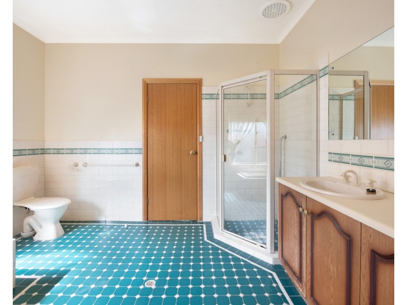 28 Hill Avenue, Cumberland Park SA 5041