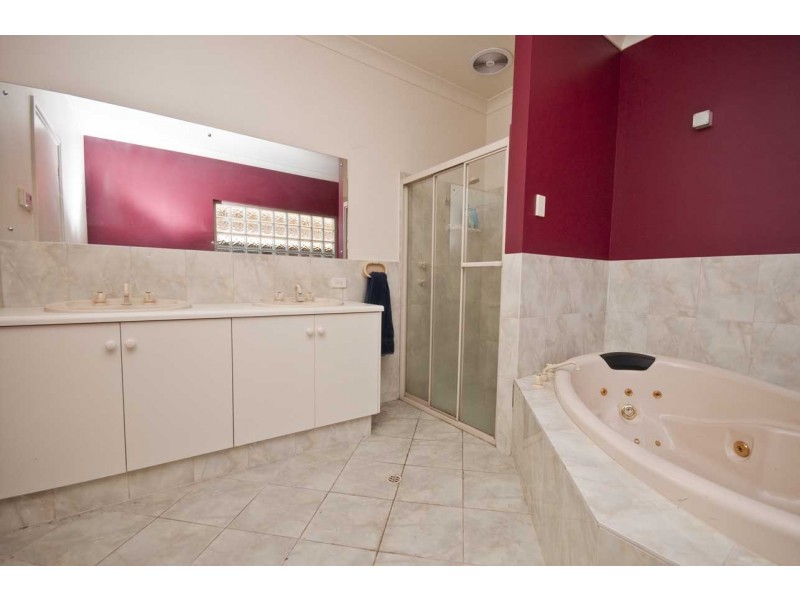 19 Heron Walk, Mawson Lakes SA 5095