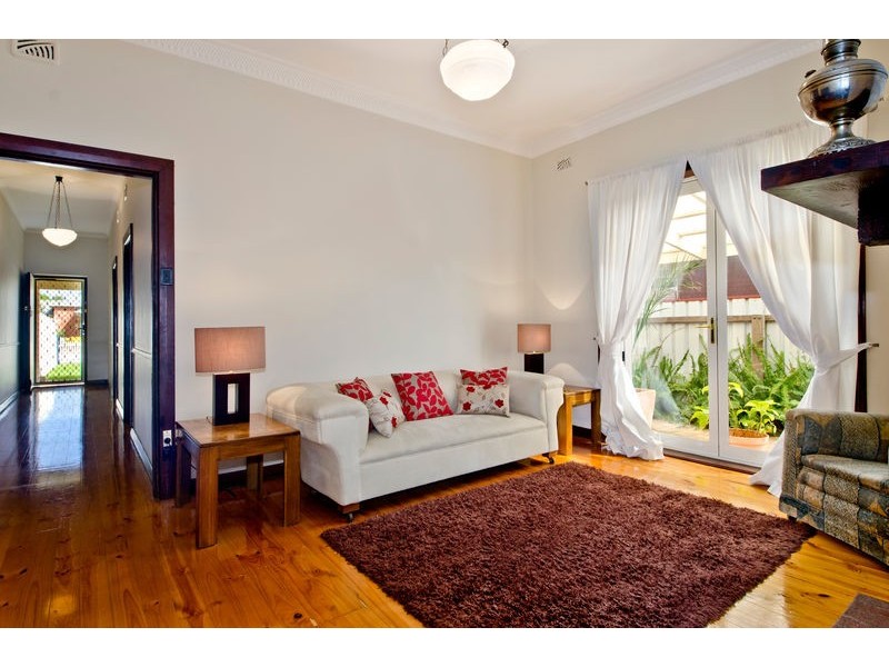 21A Naldera Street, Glandore SA 5037