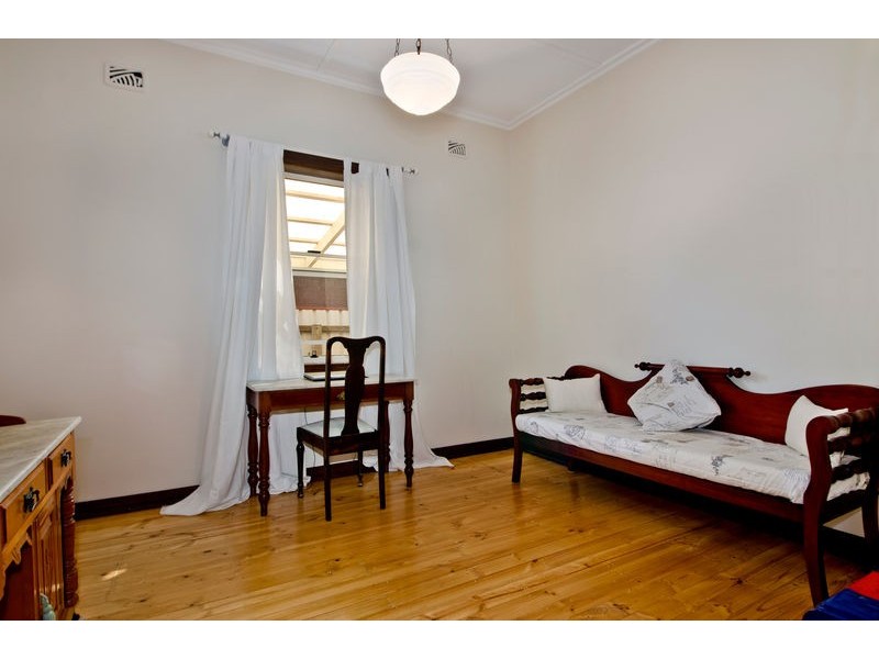 21A Naldera Street, Glandore SA 5037