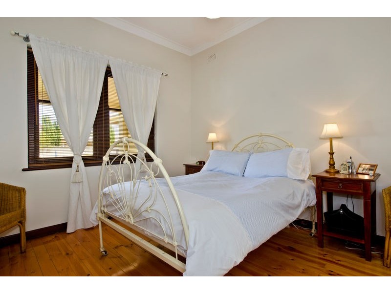 21A Naldera Street, Glandore SA 5037
