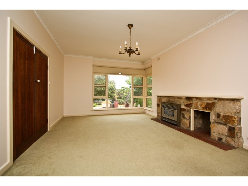 2 Ingrid Street, Clapham SA 5062