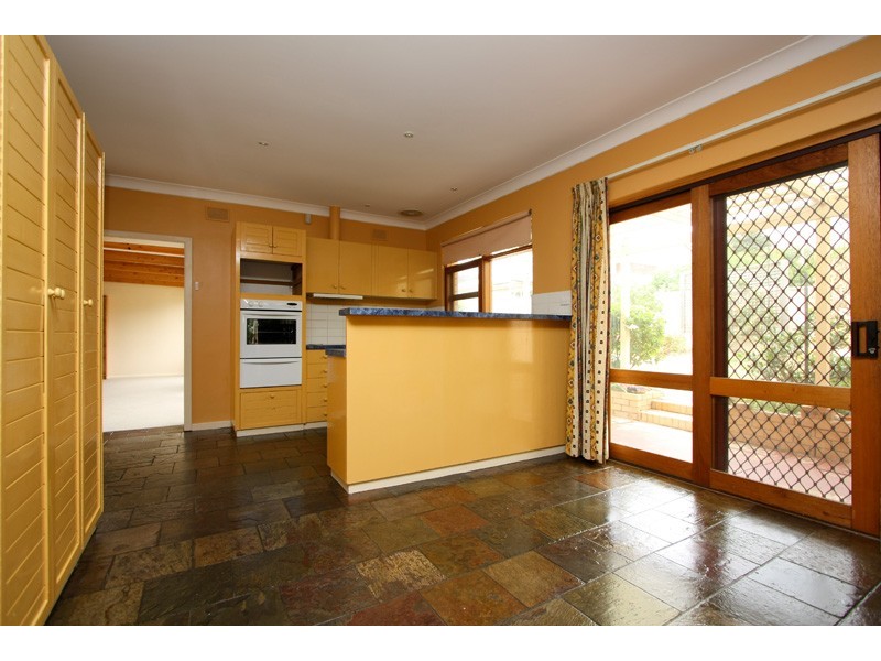 2 Ingrid Street, Clapham SA 5062