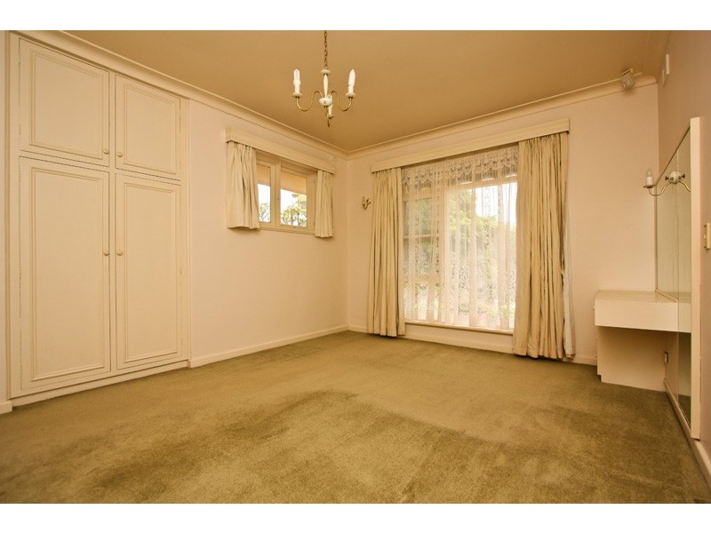 2 Ingrid Street, Clapham SA 5062