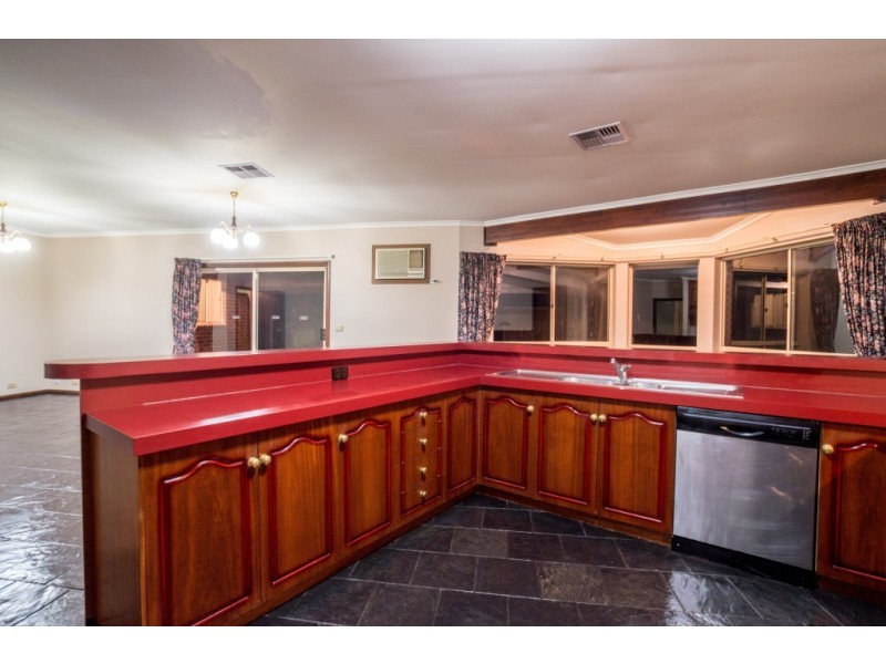 24 Bartlett Drive, Novar Gardens SA 5040