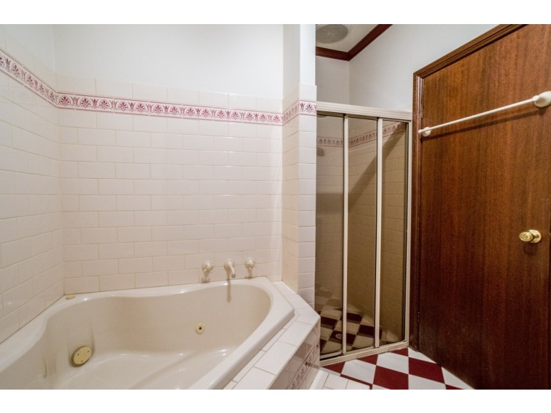 24 Bartlett Drive, Novar Gardens SA 5040