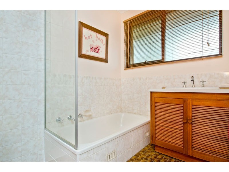 10 McDiarmid Avenue, Pasadena SA 5042