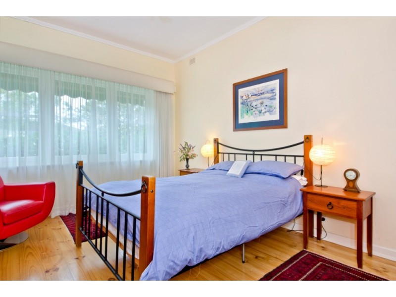 20 The Grove, Lower Mitcham SA 5062