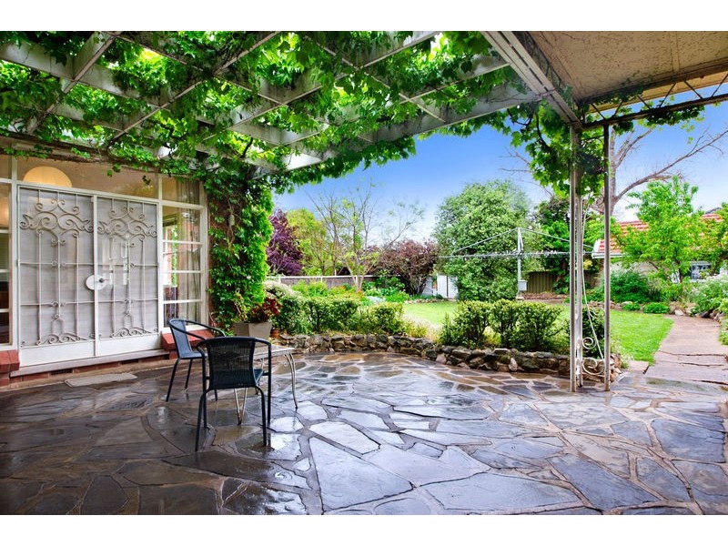 20 The Grove, Lower Mitcham SA 5062