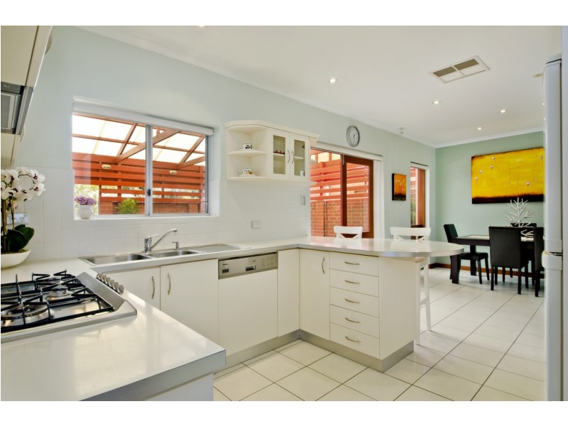 24 Eaton Street, Cumberland Park SA 5041