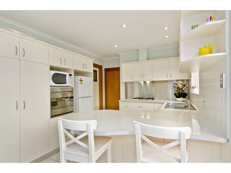 24 Eaton Street, Cumberland Park SA 5041