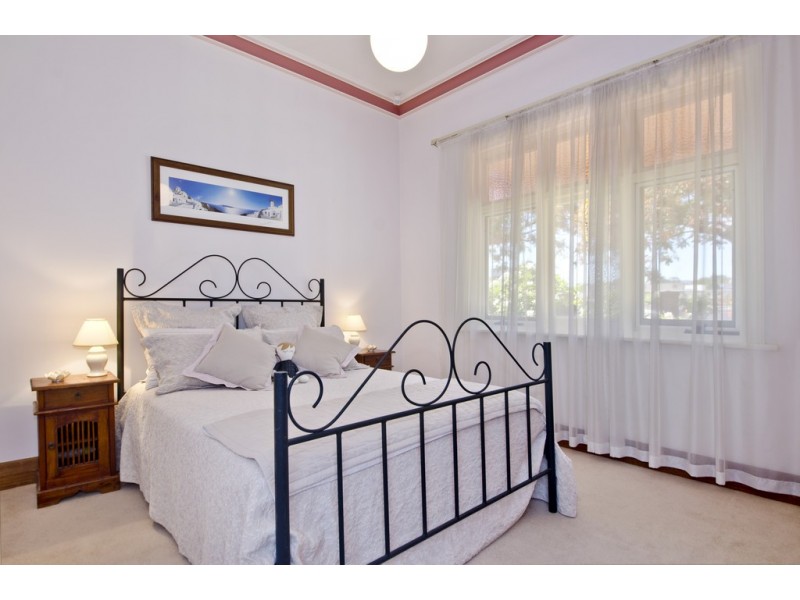 24 Eaton Street, Cumberland Park SA 5041