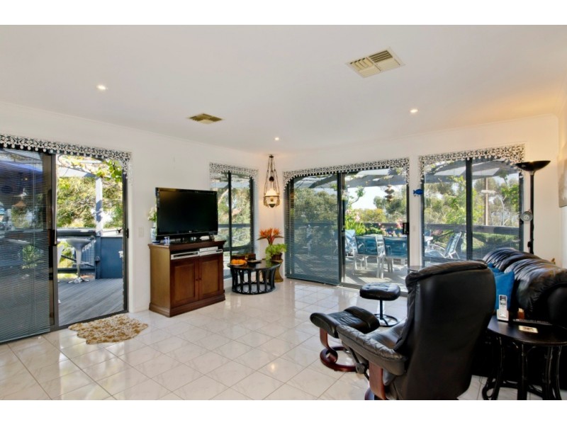 2 Pasadena Crescent, Pasadena SA 5042