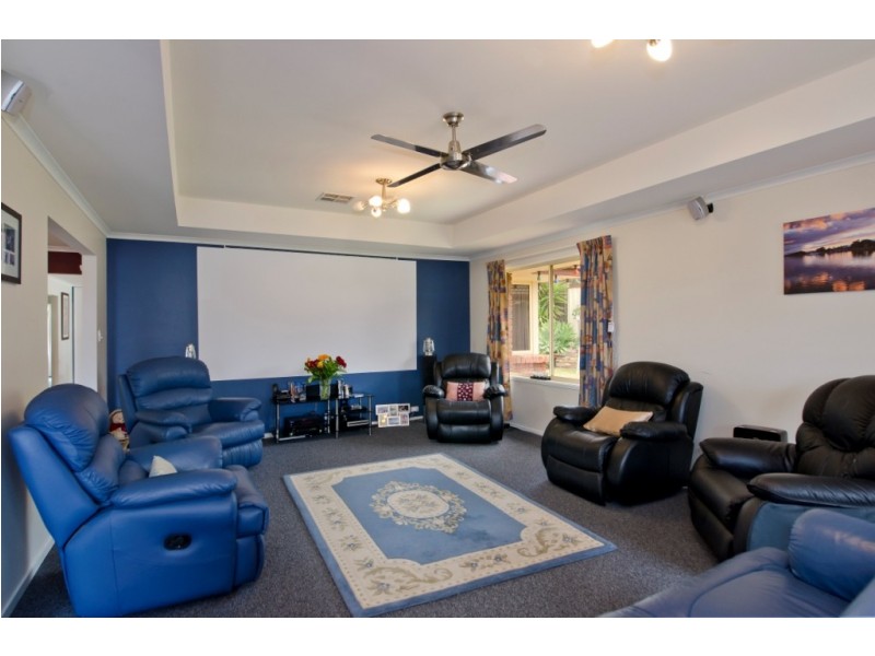 5 Parkway Avenue, Walkley Heights SA 5098