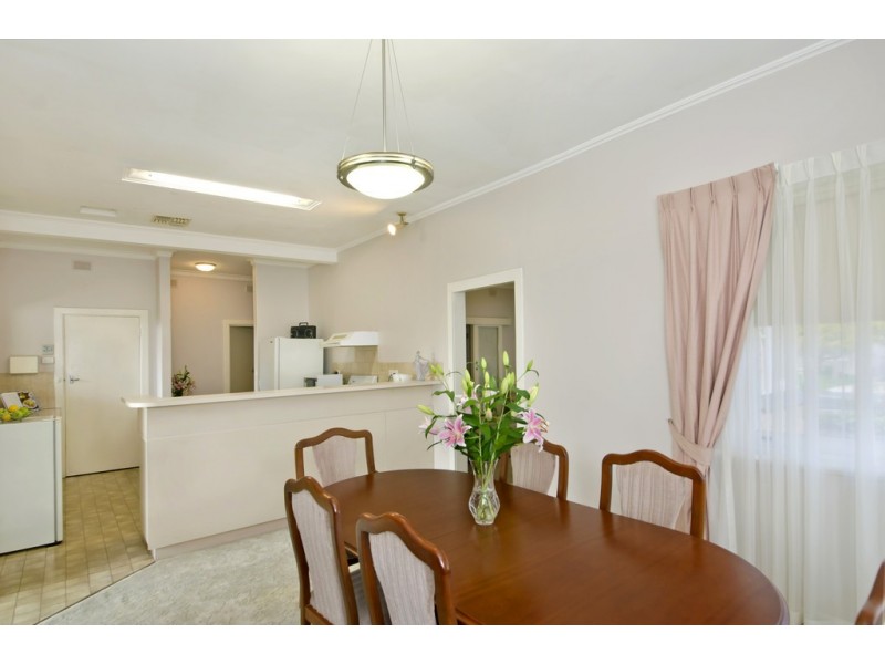 9 Windermere Avenue, Clapham SA 5062