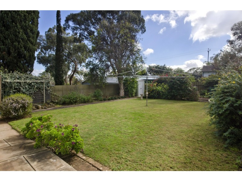 9 Windermere Avenue, Clapham SA 5062