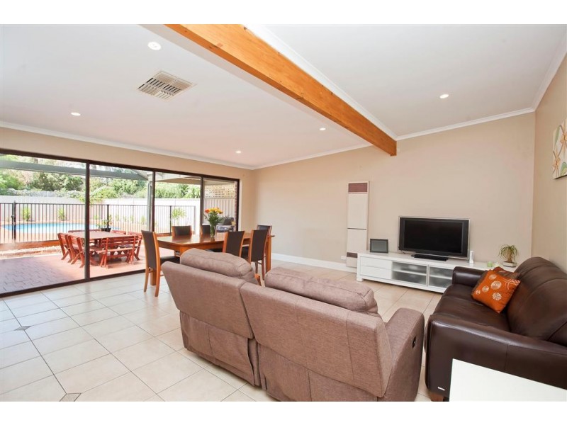 8 Sanderson Street, Peterhead SA 5016