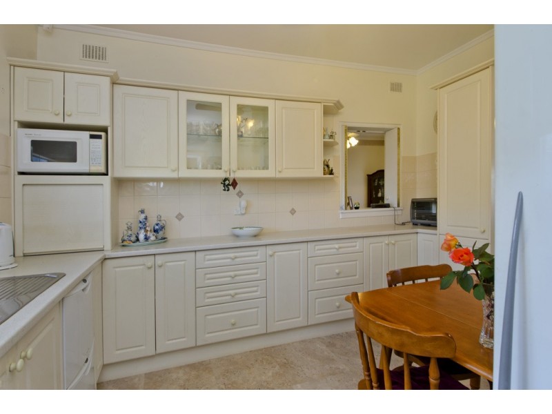 24 Kingston Avenue, Daw Park SA 5041