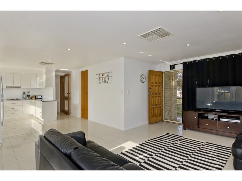 8 Horn Drive, Happy Valley SA 5159