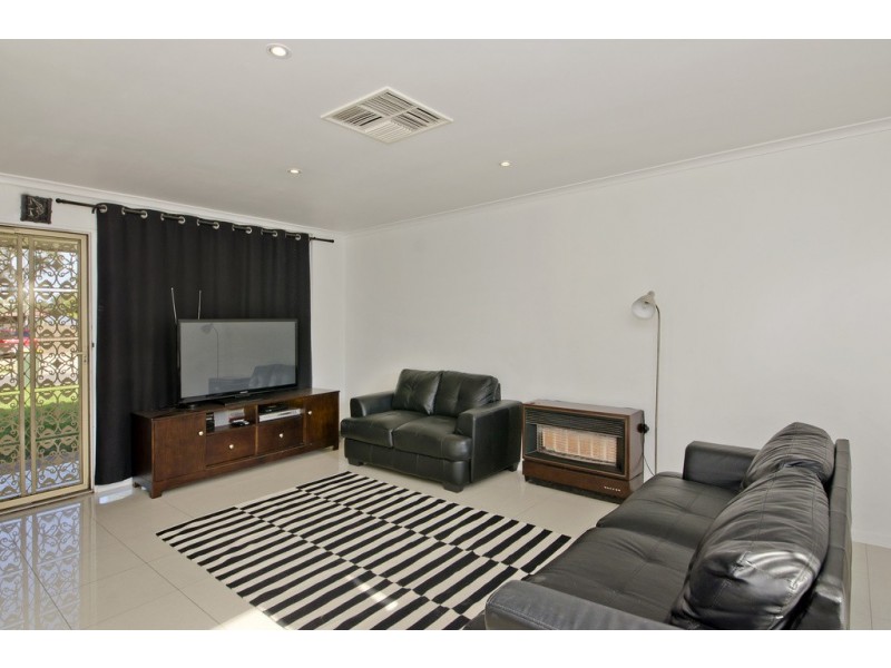 8 Horn Drive, Happy Valley SA 5159