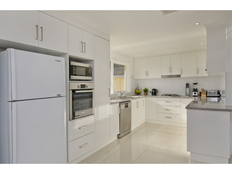 8 Horn Drive, Happy Valley SA 5159