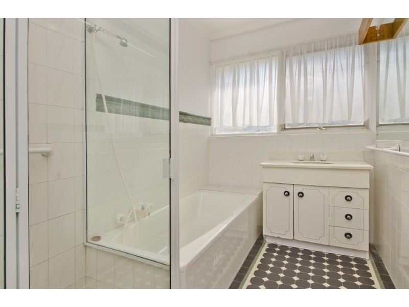 8 Horn Drive, Happy Valley SA 5159