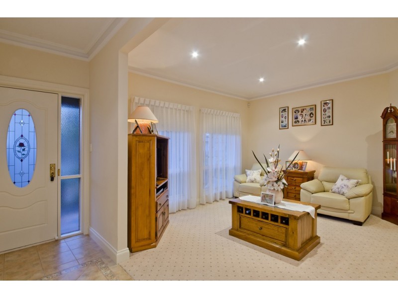 15 Lanark Avenue, Seaton SA 5023