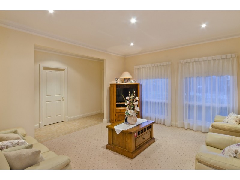 15 Lanark Avenue, Seaton SA 5023