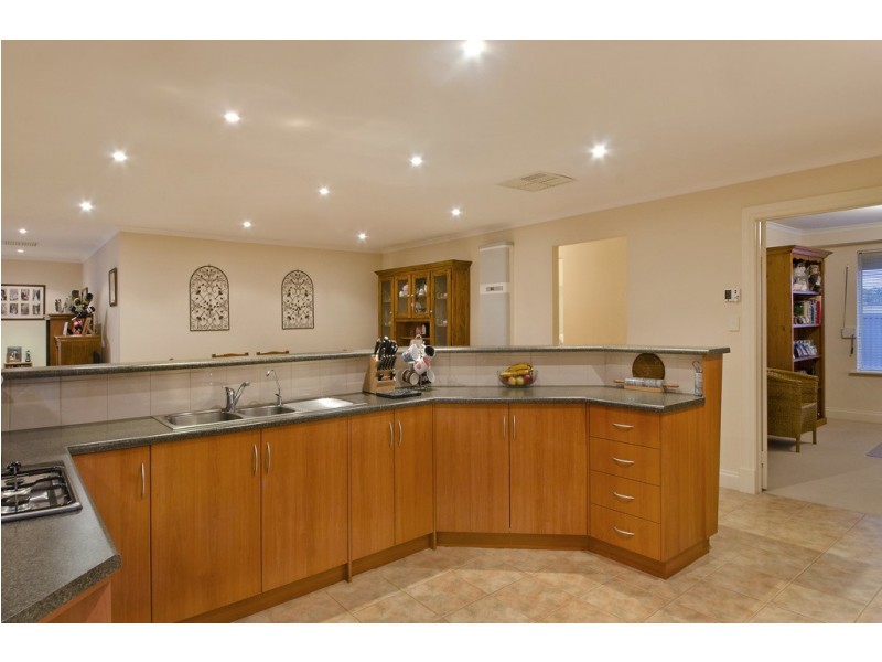 15 Lanark Avenue, Seaton SA 5023