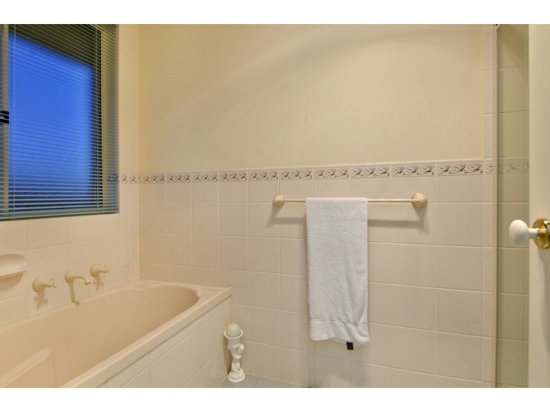 15 Lanark Avenue, Seaton SA 5023