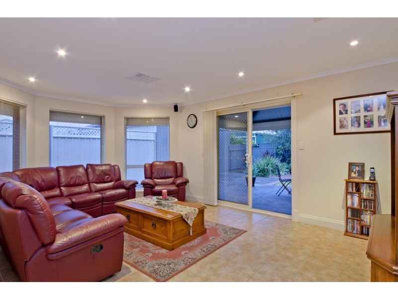 15 Lanark Avenue, Seaton SA 5023