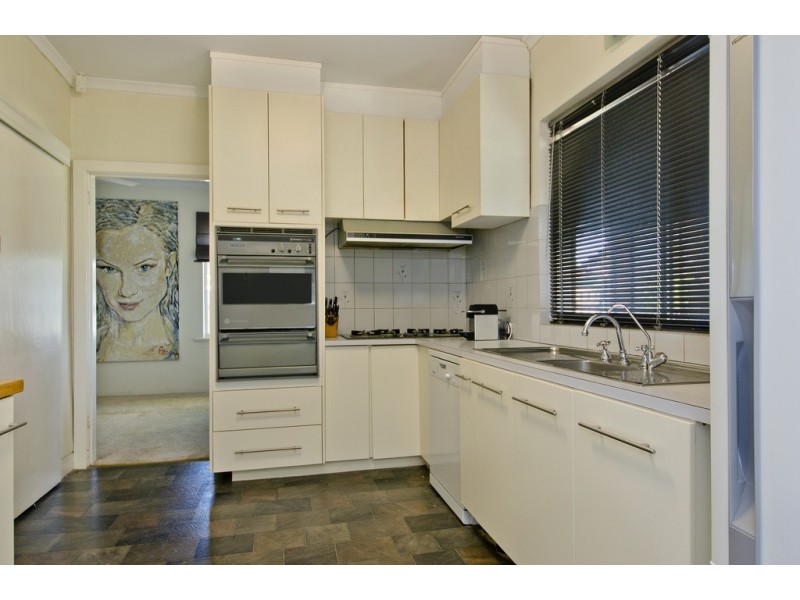 86 Avenue Road, Clarence Gardens SA 5039