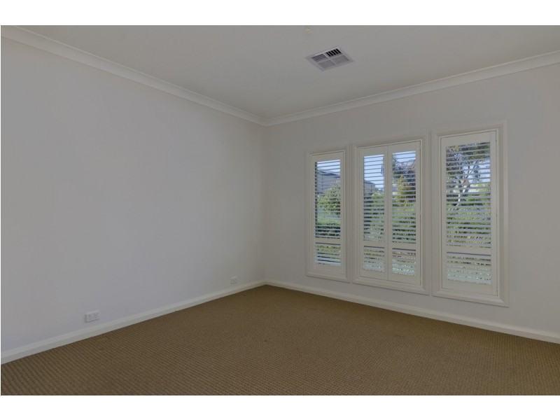 11A Tiparra Avenue, Park Holme SA 5043