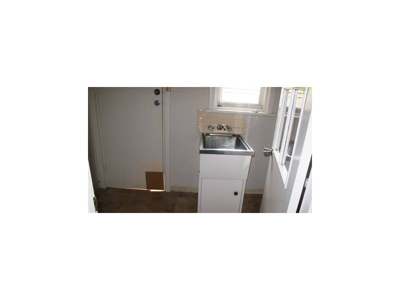 22 Edwards Avenue, Park Holme SA 5043