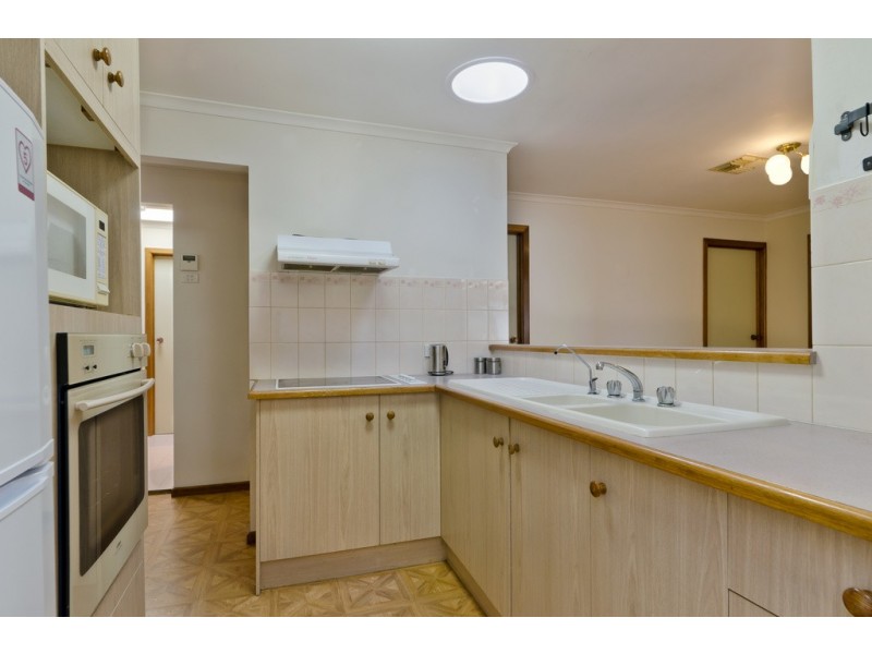 14 Oakridge Rise, Huntfield Heights SA 5163