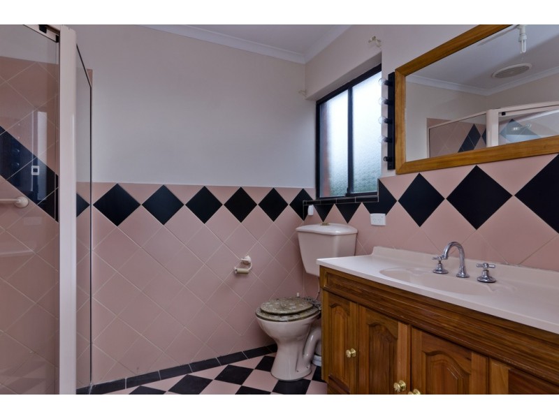 63 The Grove, Lower Mitcham SA 5062