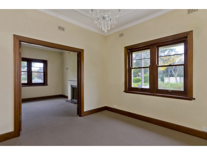 61 The Grove, Lower Mitcham SA 5062