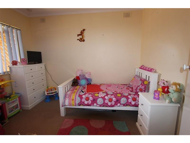 8 Sundale Avenue, Para Hills SA 5096