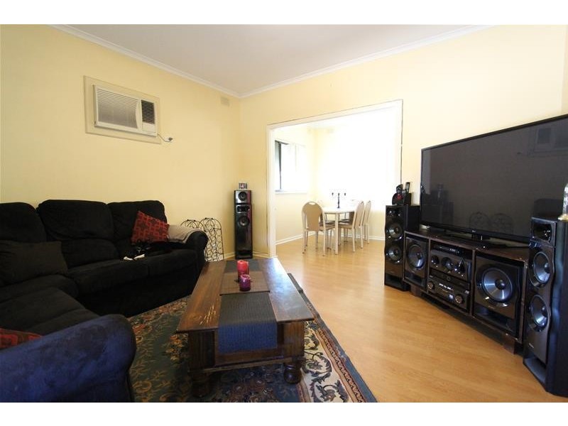 8 Sundale Avenue, Para Hills SA 5096
