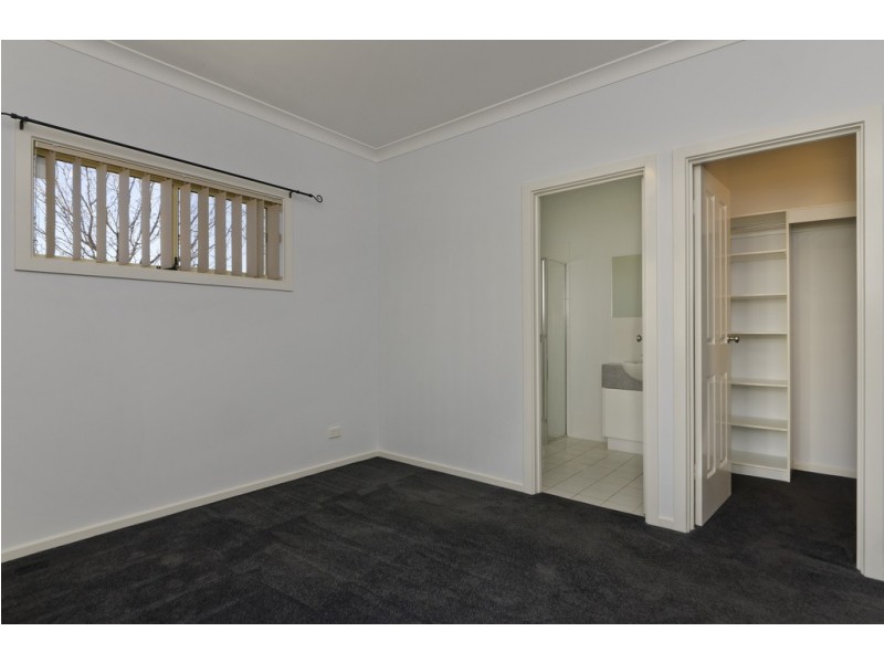2 Lord Howe Cescent, Mawson Lakes SA 5095
