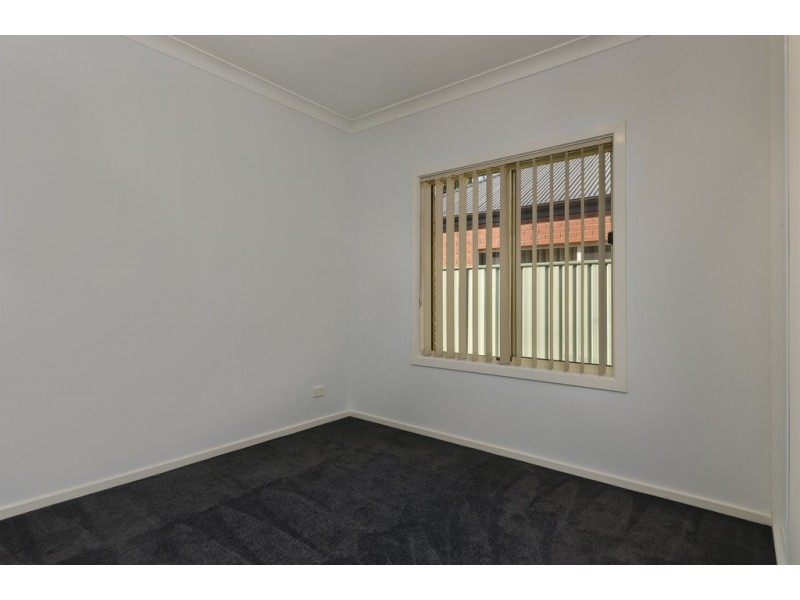 2 Lord Howe Cescent, Mawson Lakes SA 5095