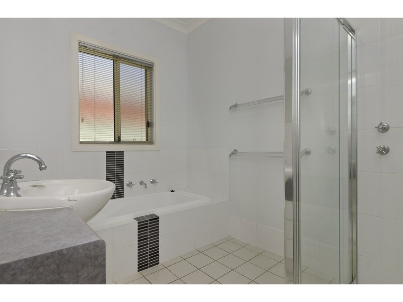 2 Lord Howe Cescent, Mawson Lakes SA 5095