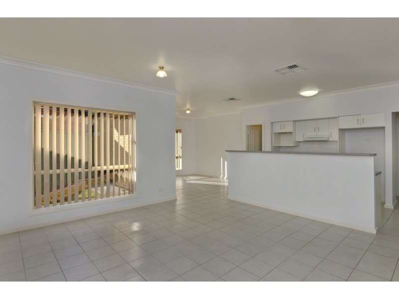 2 Lord Howe Cescent, Mawson Lakes SA 5095