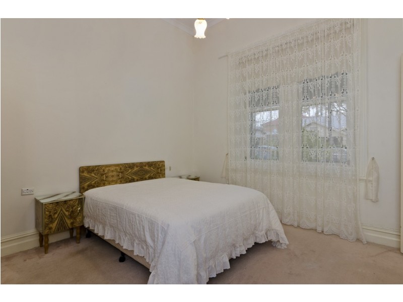 1 Tutt Avenue, Kingswood SA 5062