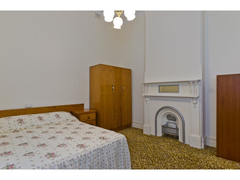 1 Tutt Avenue, Kingswood SA 5062