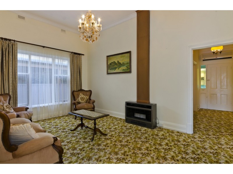 1 Tutt Avenue, Kingswood SA 5062